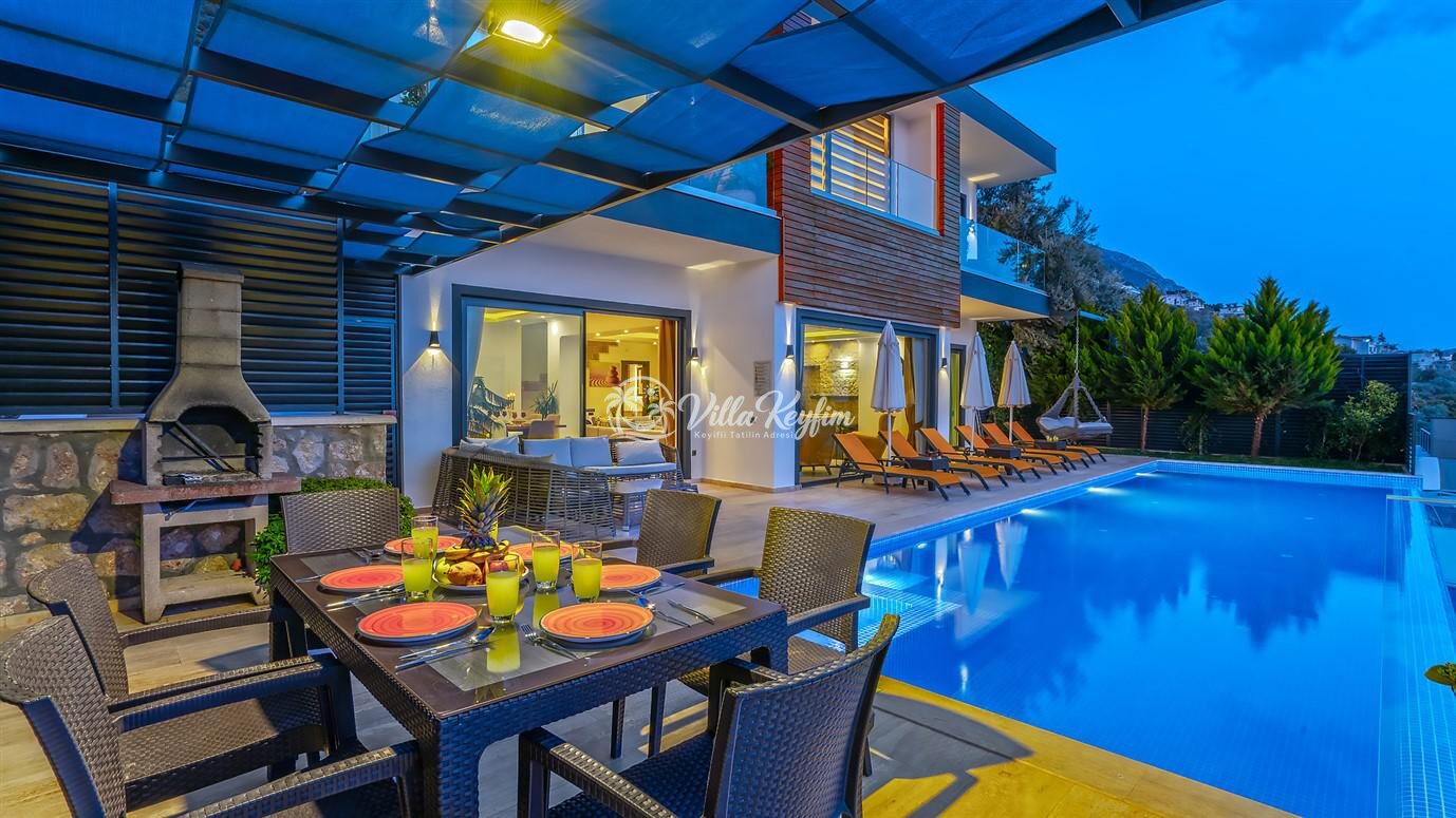 Villa Royal — 8