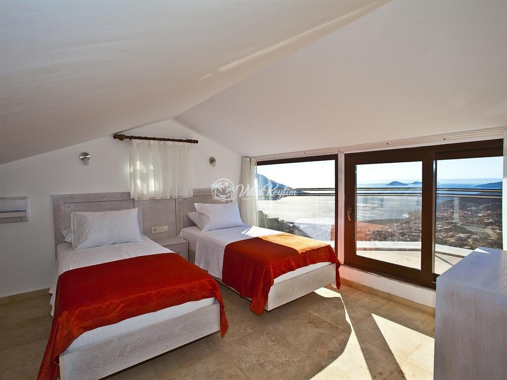 Villa Falcon Lodge — 34