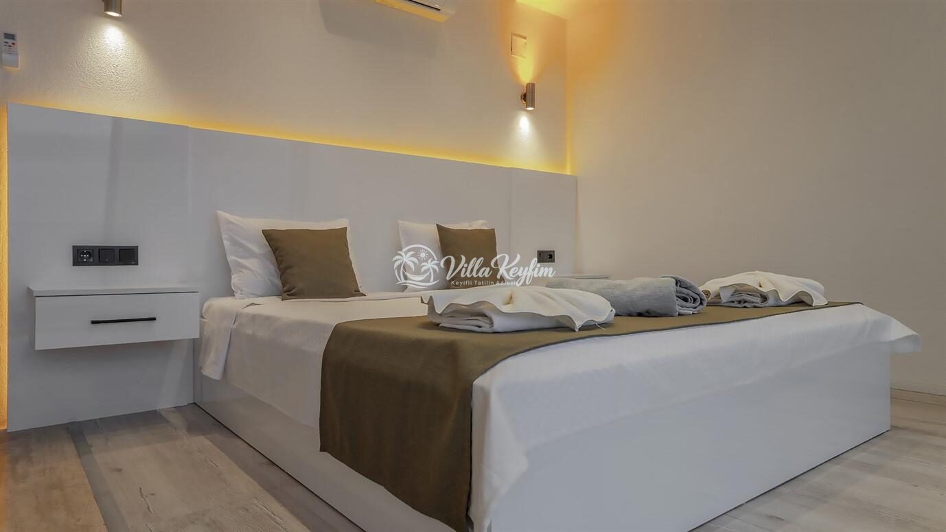 Villa Royal — 42