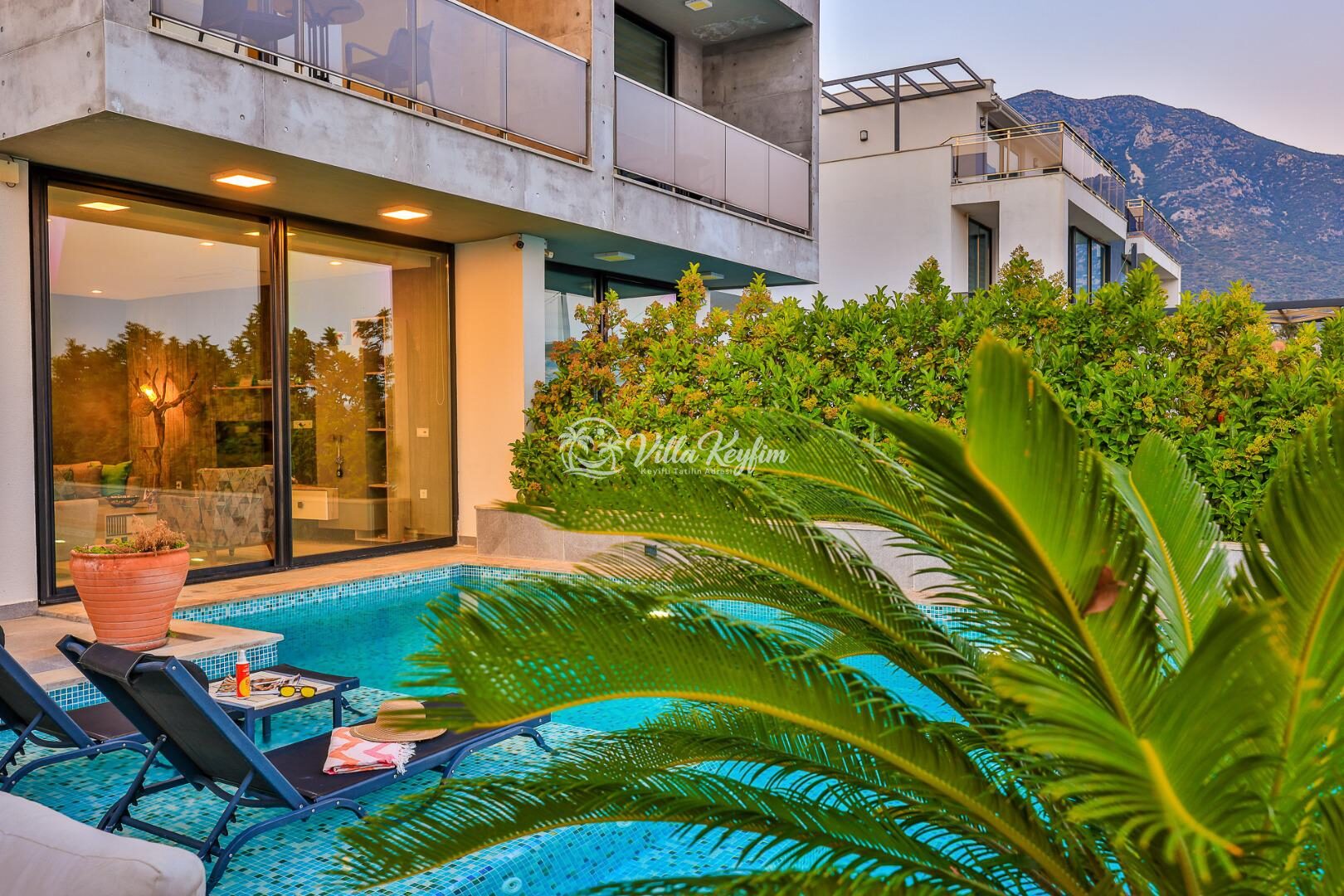 Villa Hecky Extra — 2