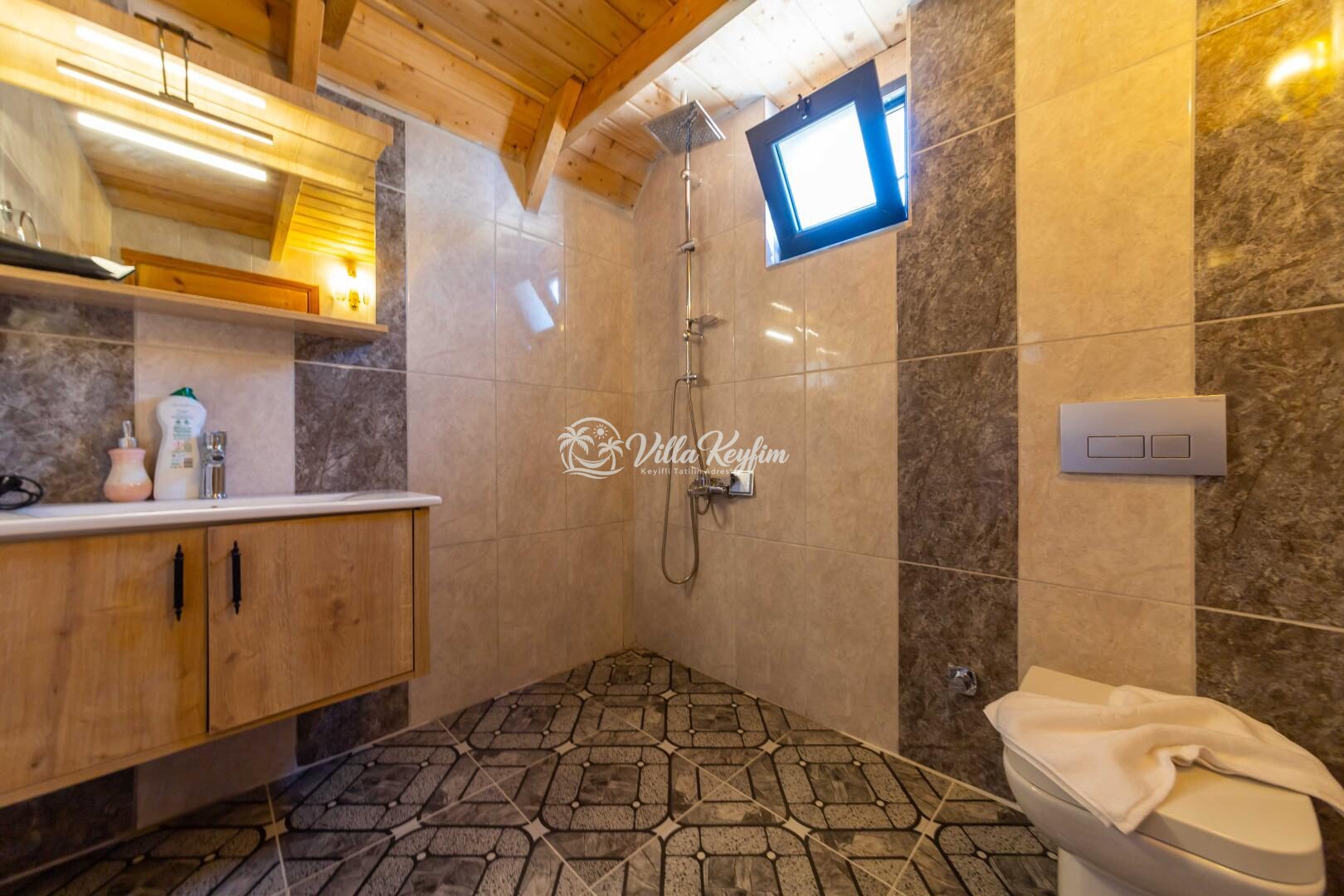 Villa Mentes — 32