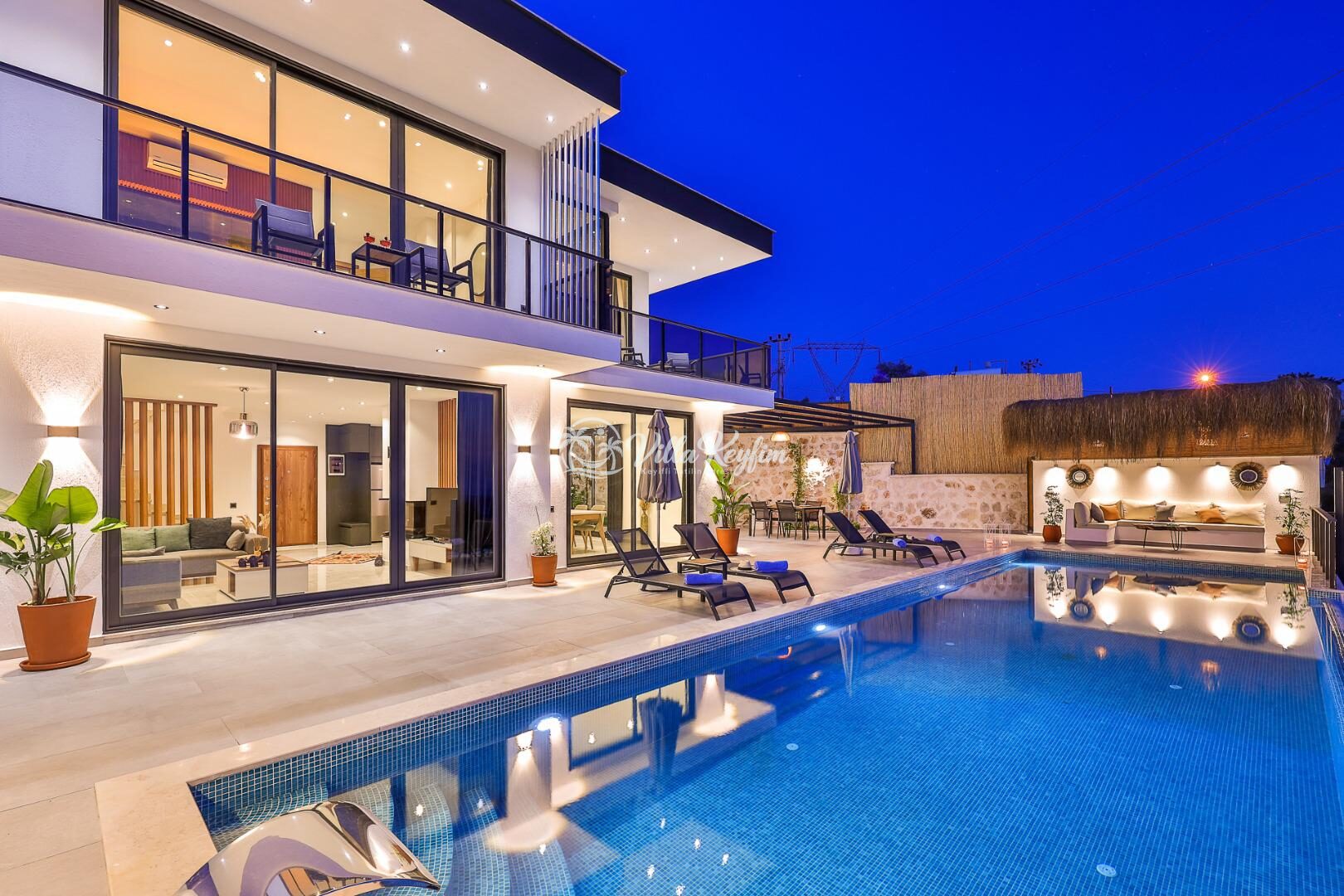 Villa Fi Manor — 4