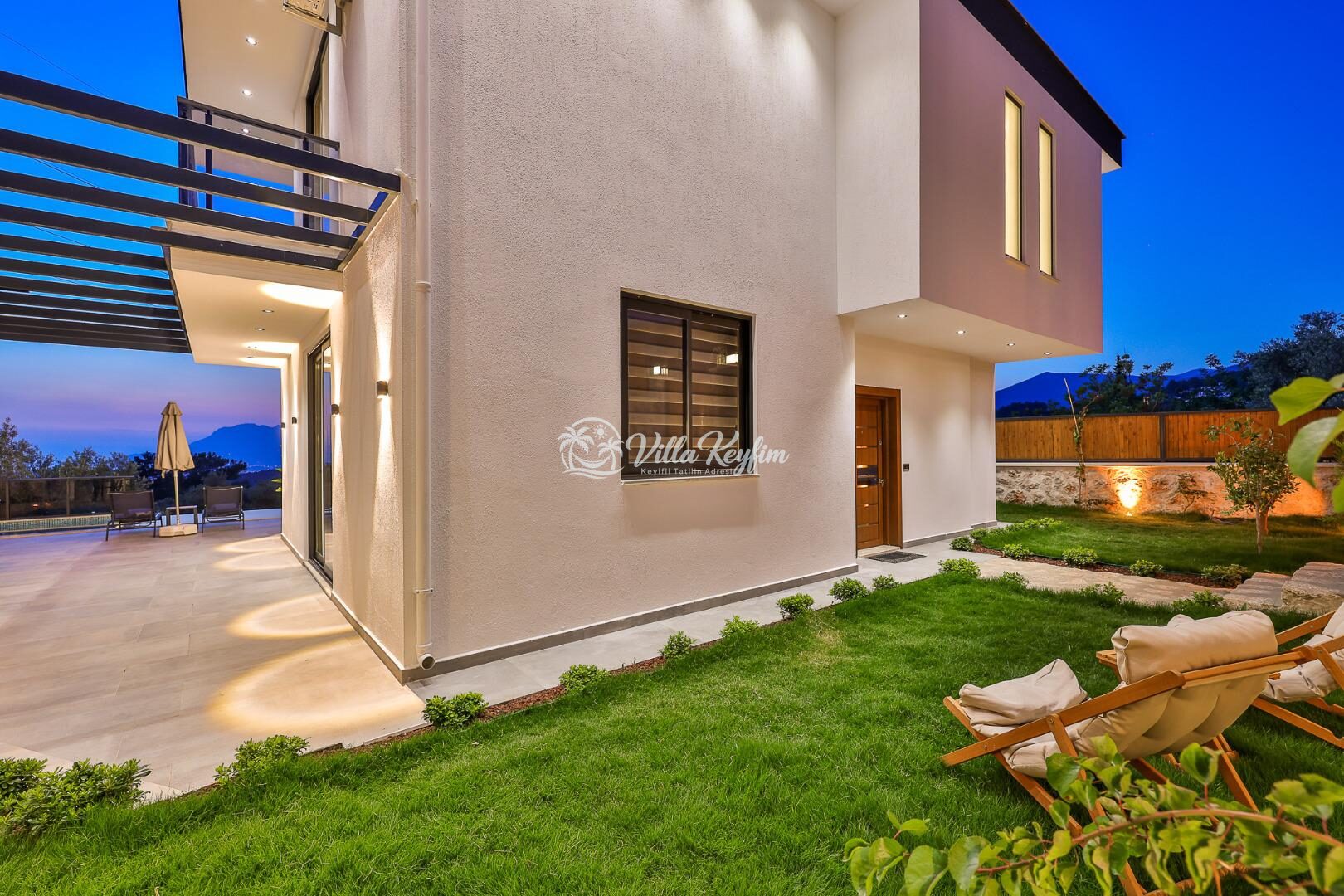 Villa Fi Manor — 11