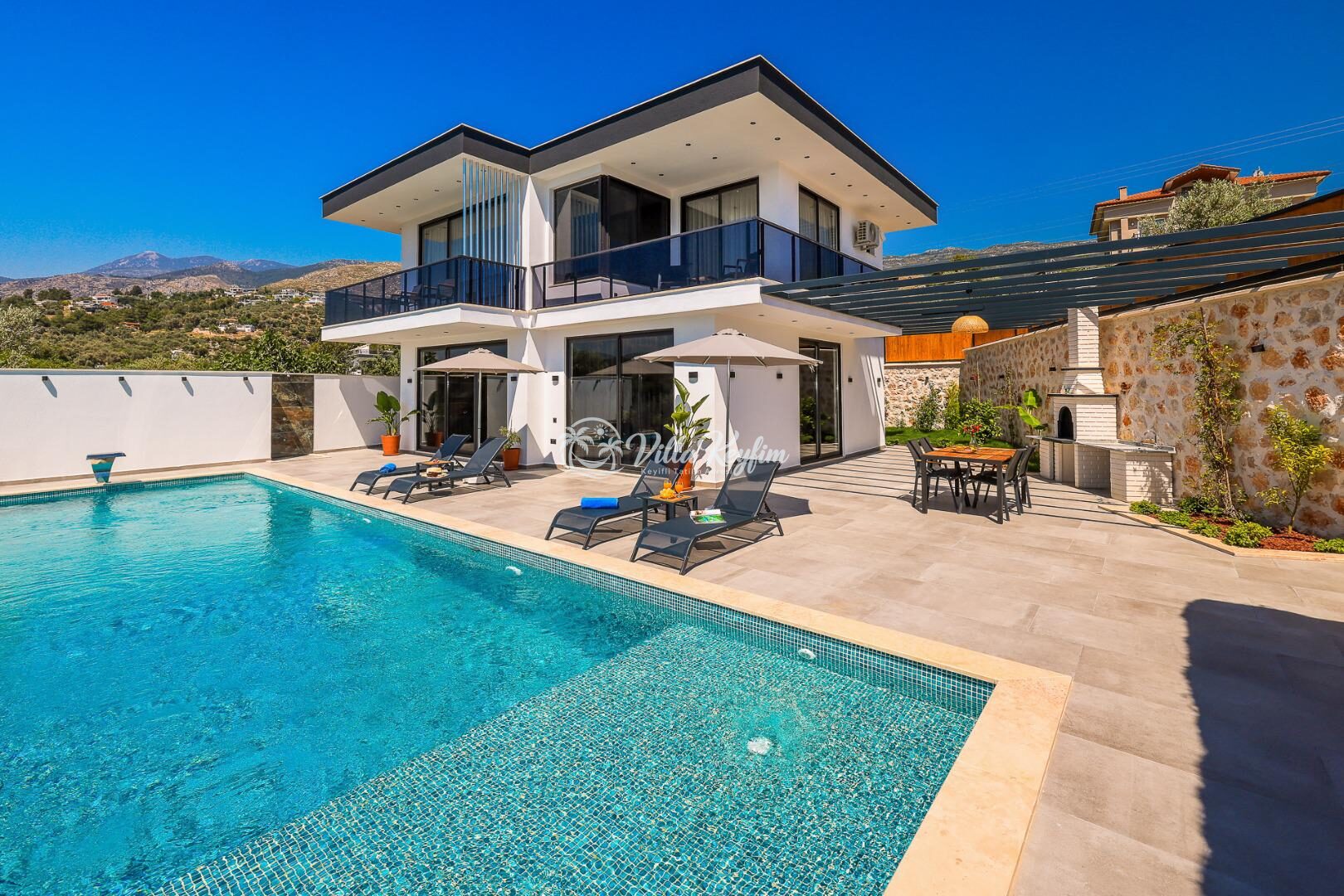 Villa Fi Manor — 14