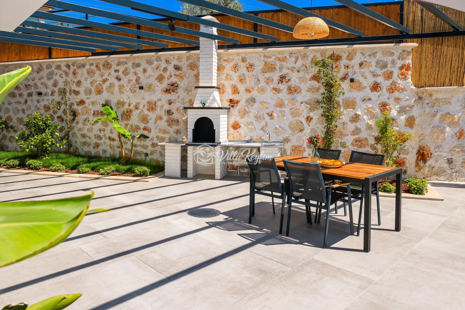 Villa Fi Manor — 24