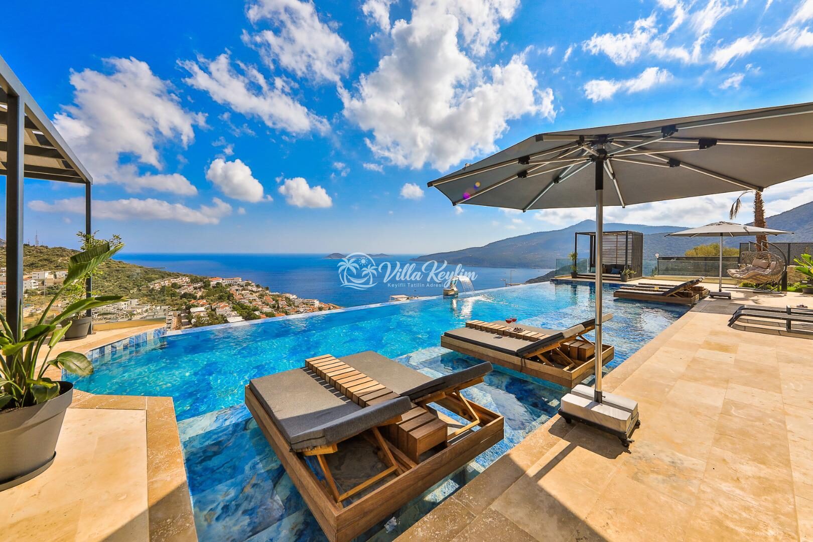 Villa Royal Life — 2
