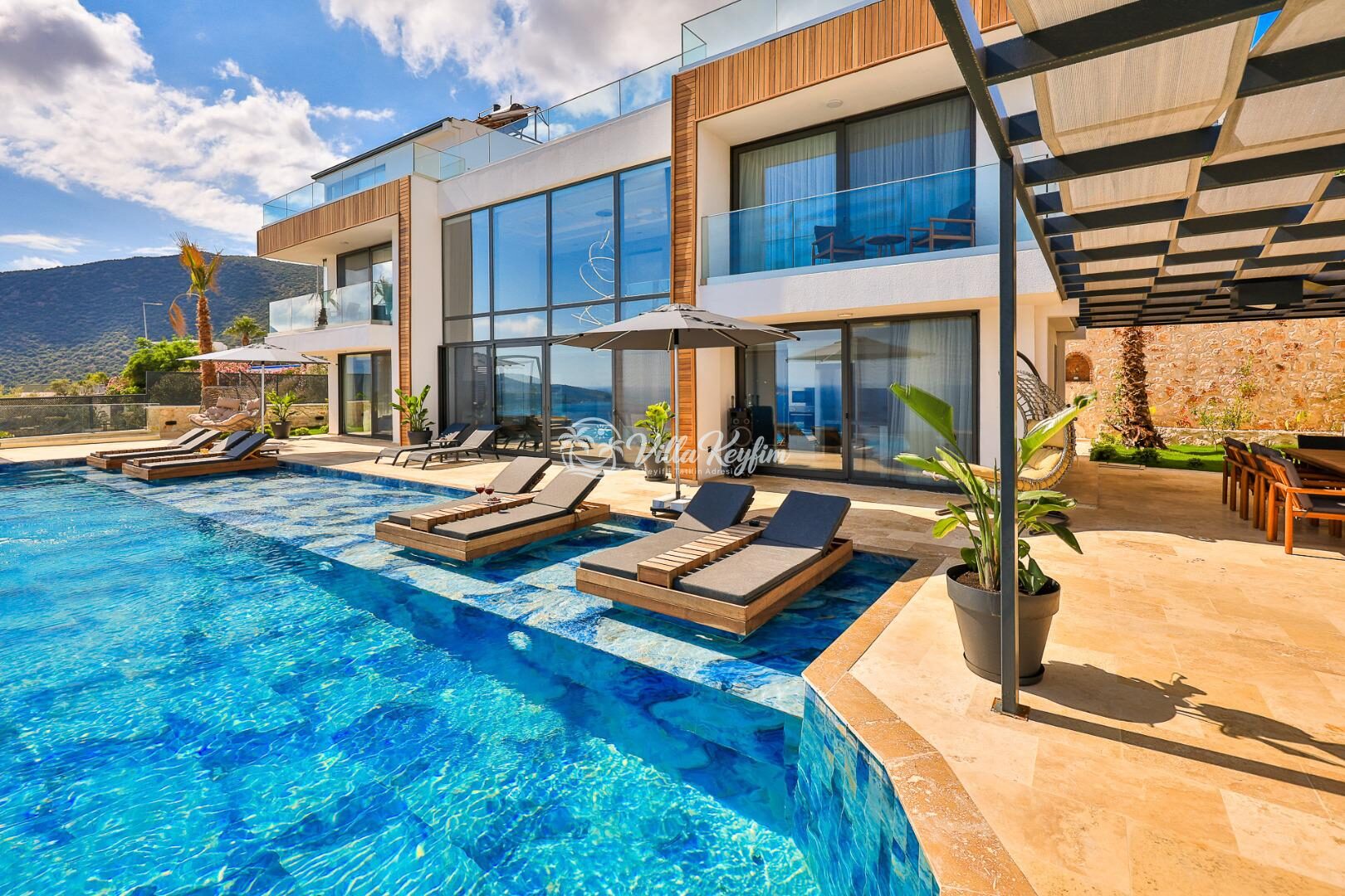 Villa Royal Life — 24