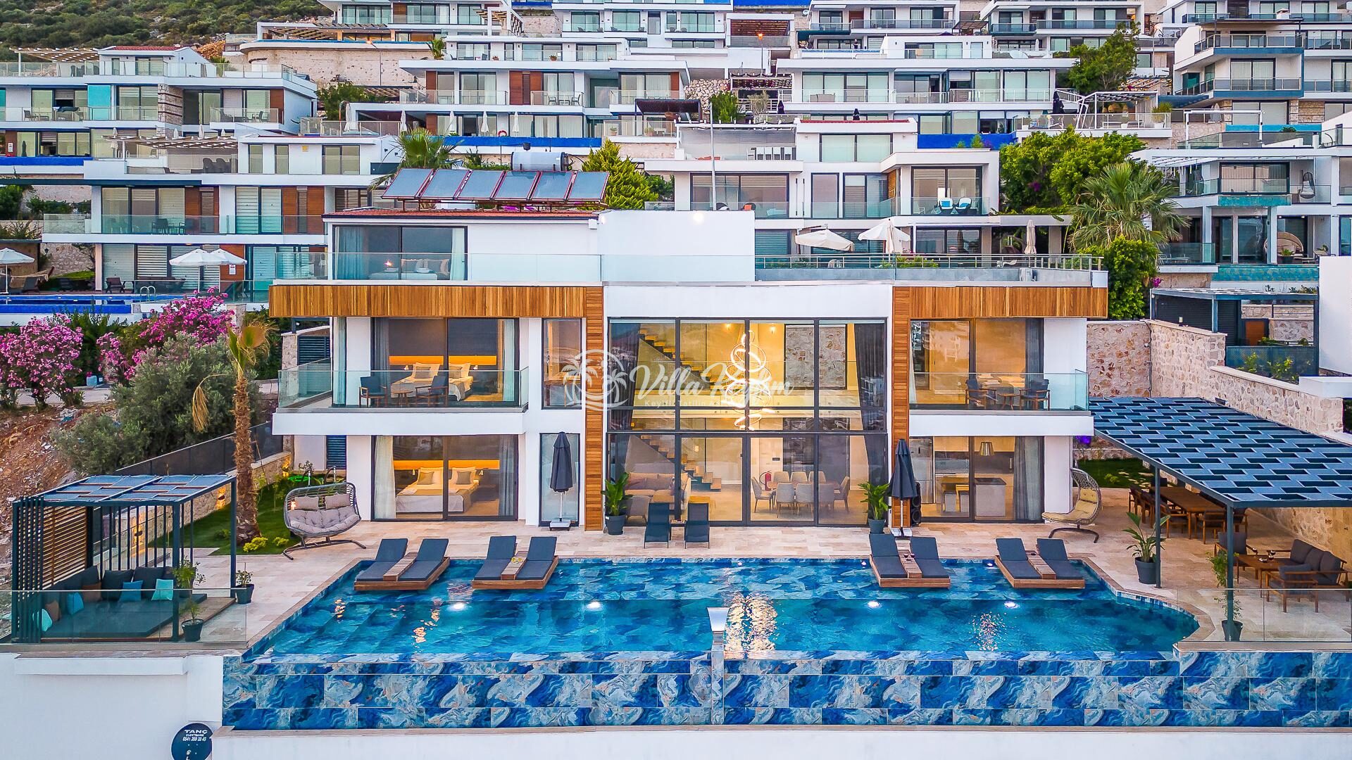 Villa Royal Life — 26