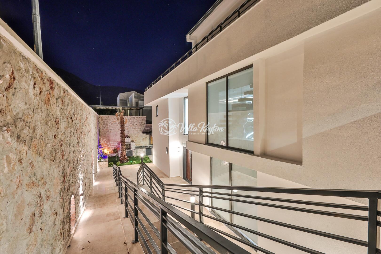 Villa Royal Life — 44