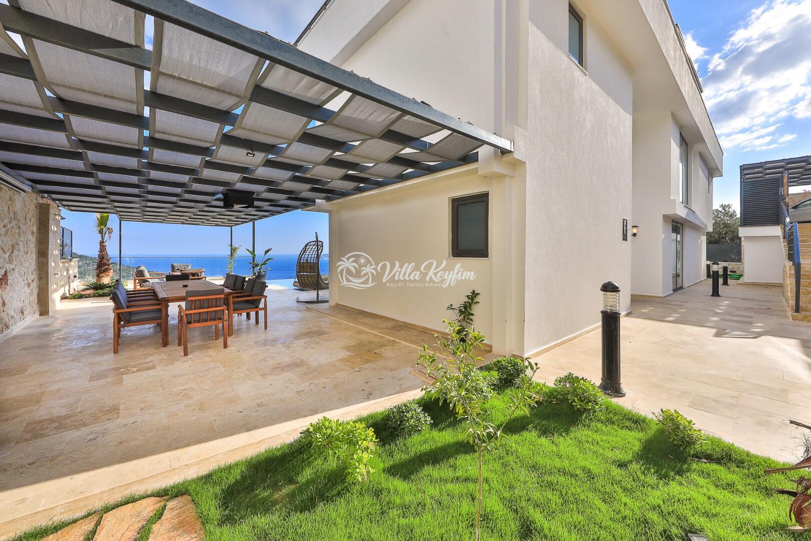Villa Royal Life — 46