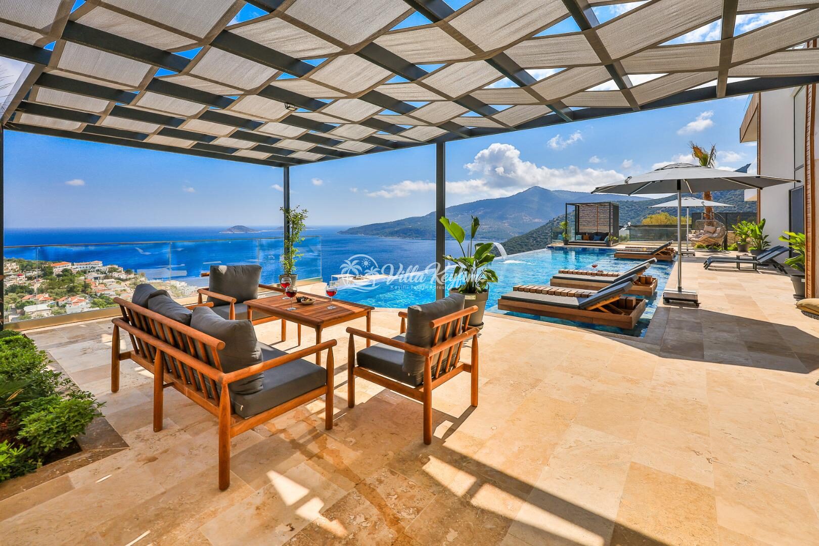 Villa Royal Life — 51