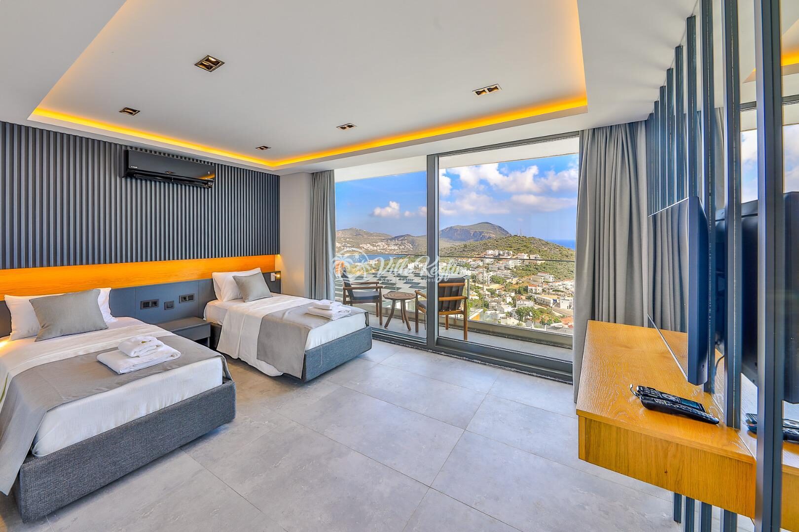 Villa Royal Life — 83