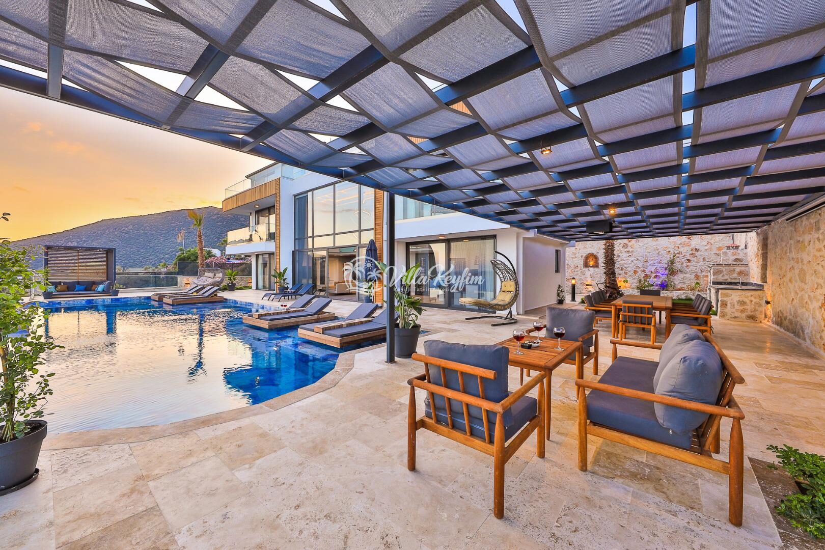 Villa Royal Life — 86