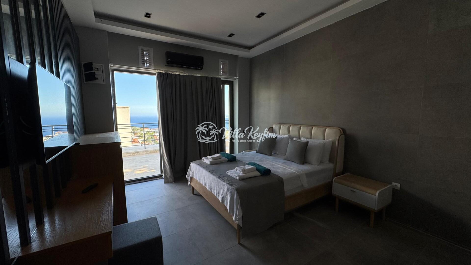 Villa Royal Life — 113
