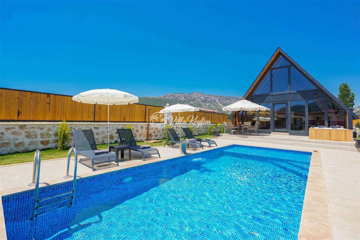 Villa Aslan Bezirgan — 1