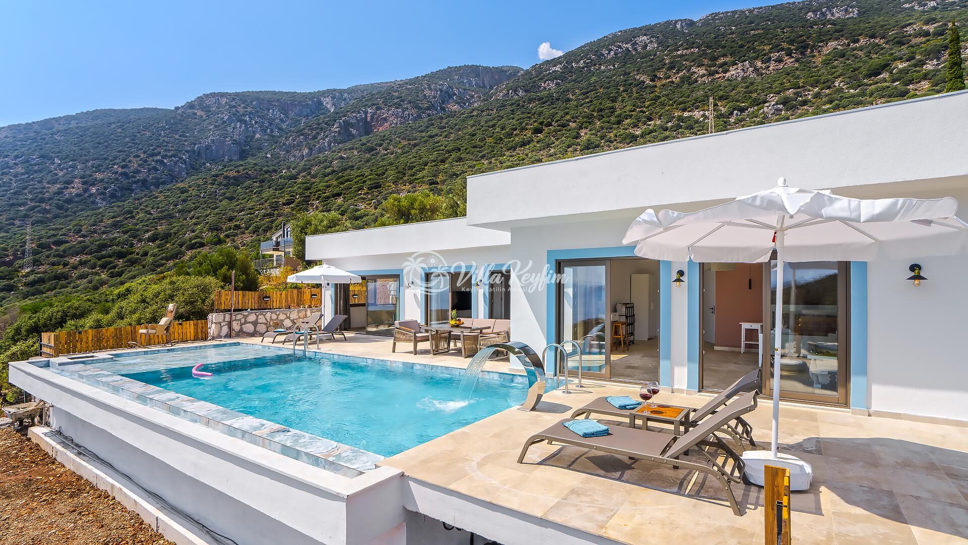 Villa Nevra — 3