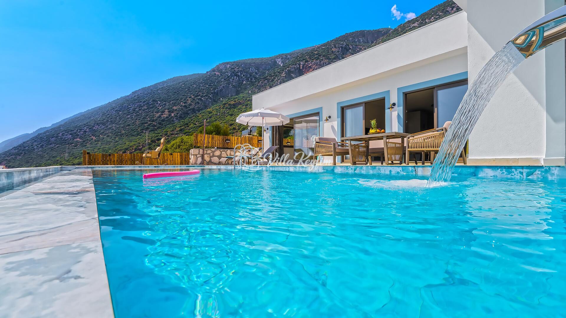 Villa Nevra — 5