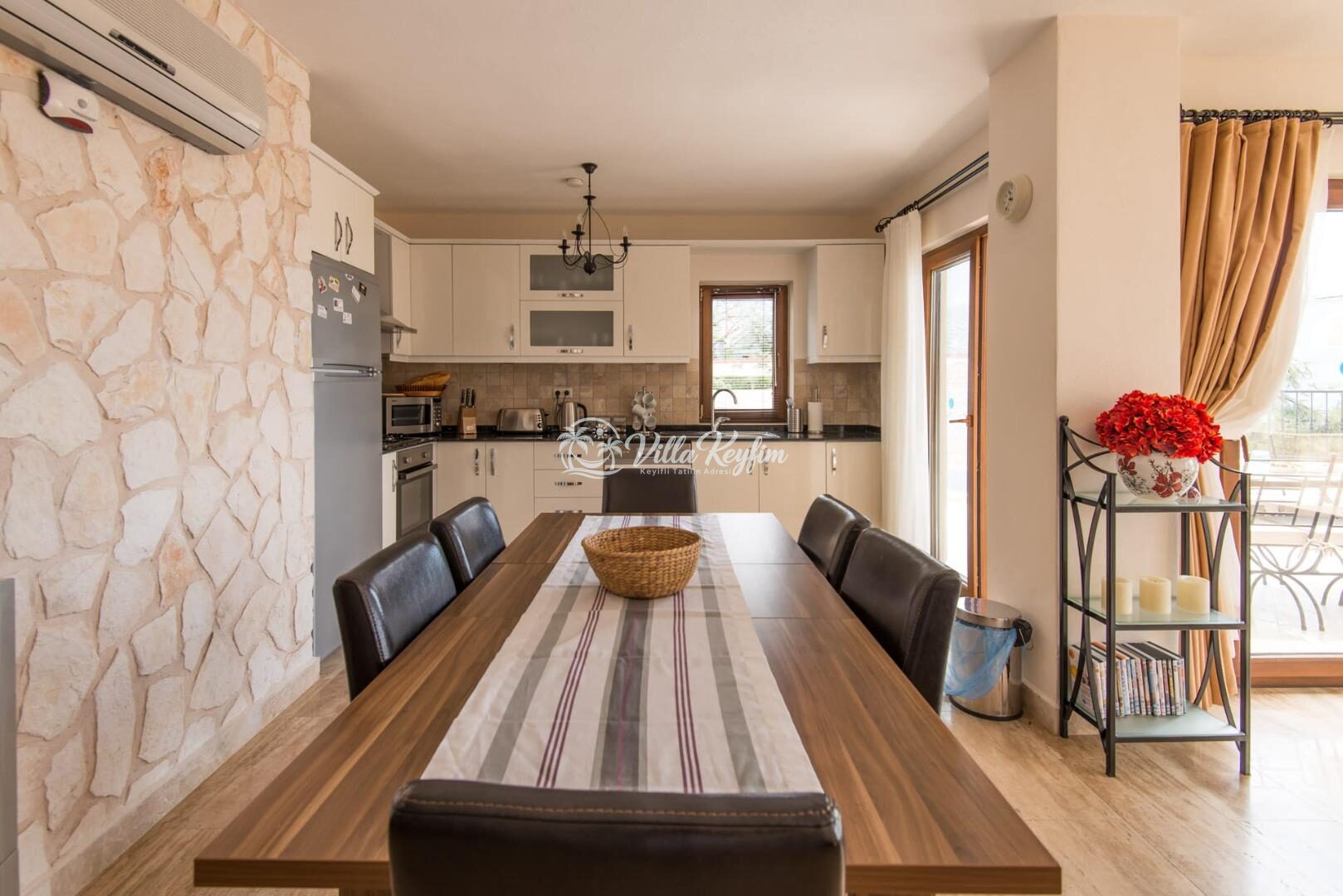 Villa Sarafin — 13