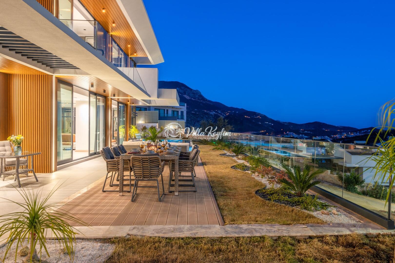 Villa Safran Flower — 6