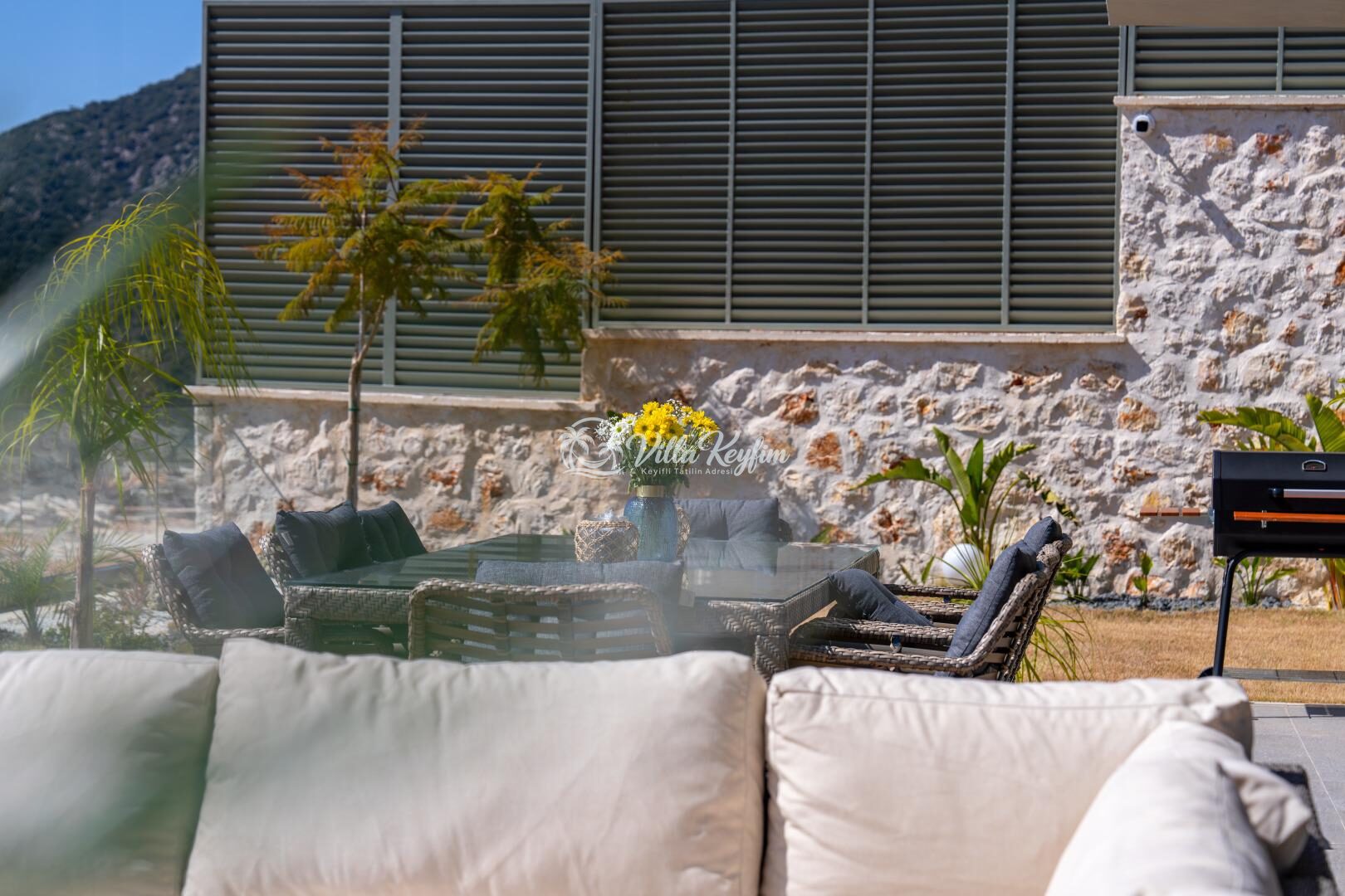Villa Safran Flower — 64