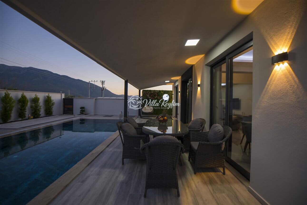 Villa Malibu — 8