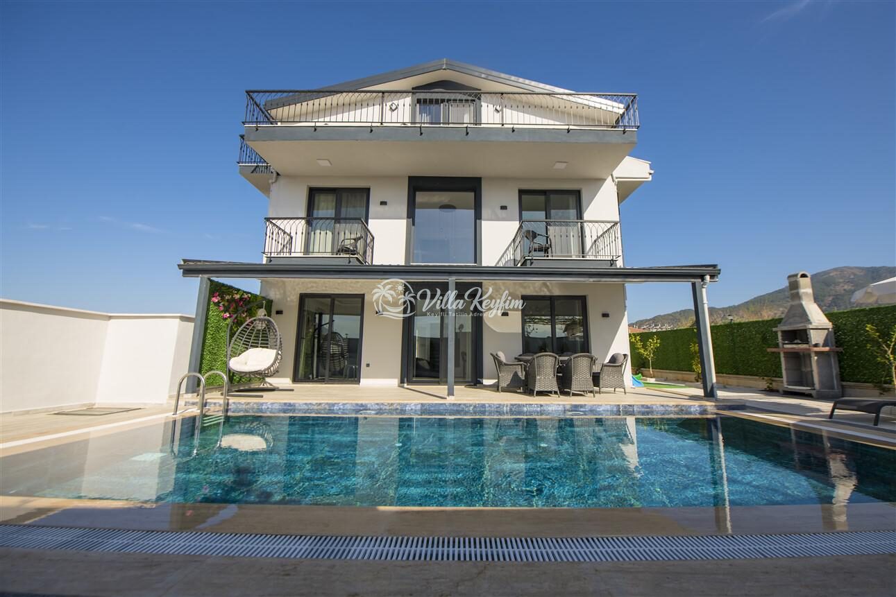 Villa Malibu — 17