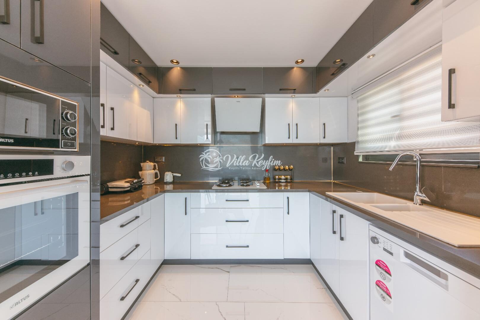 Villa Xanadu — 51