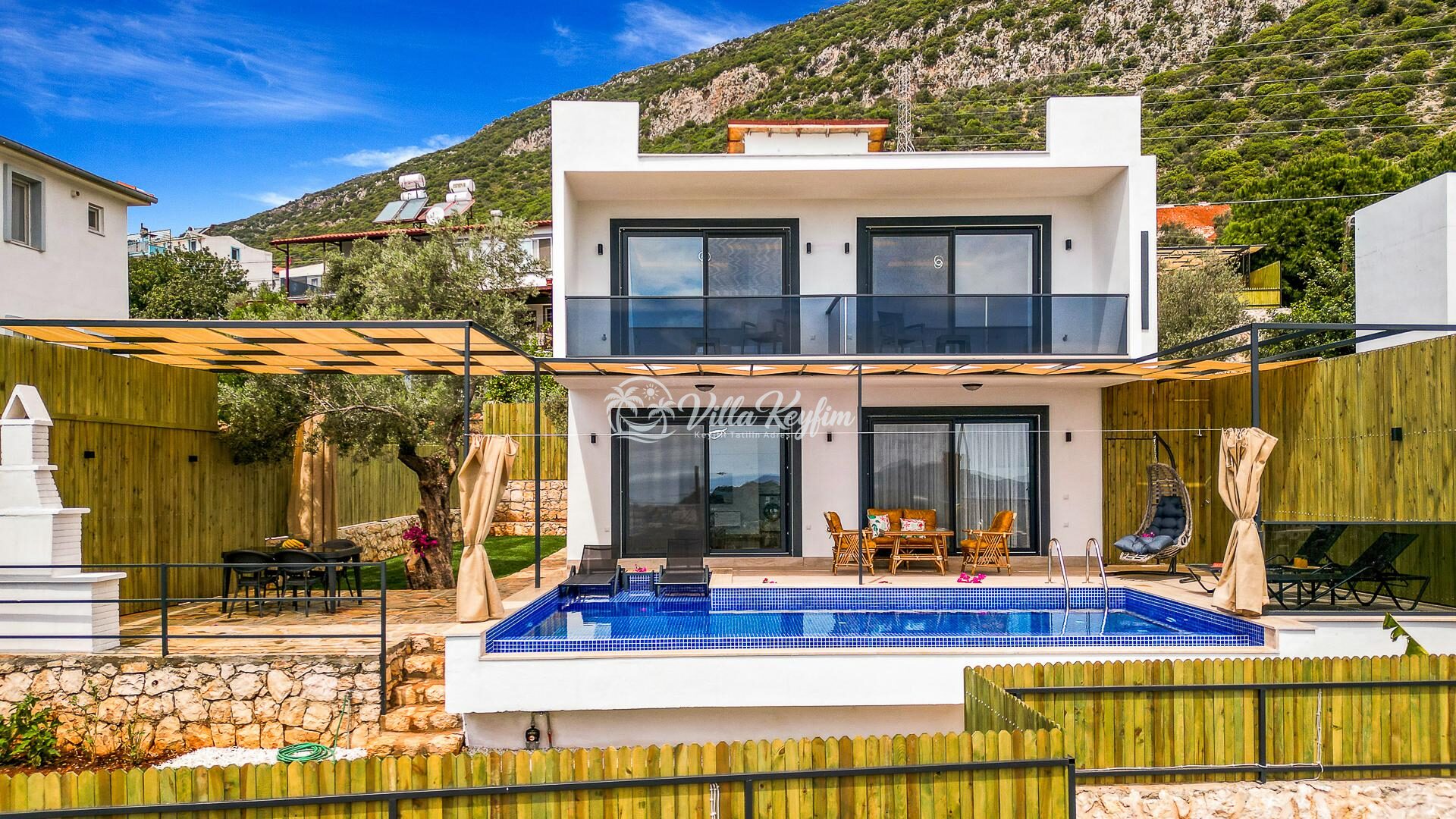 Villa Albedo Blue — 1