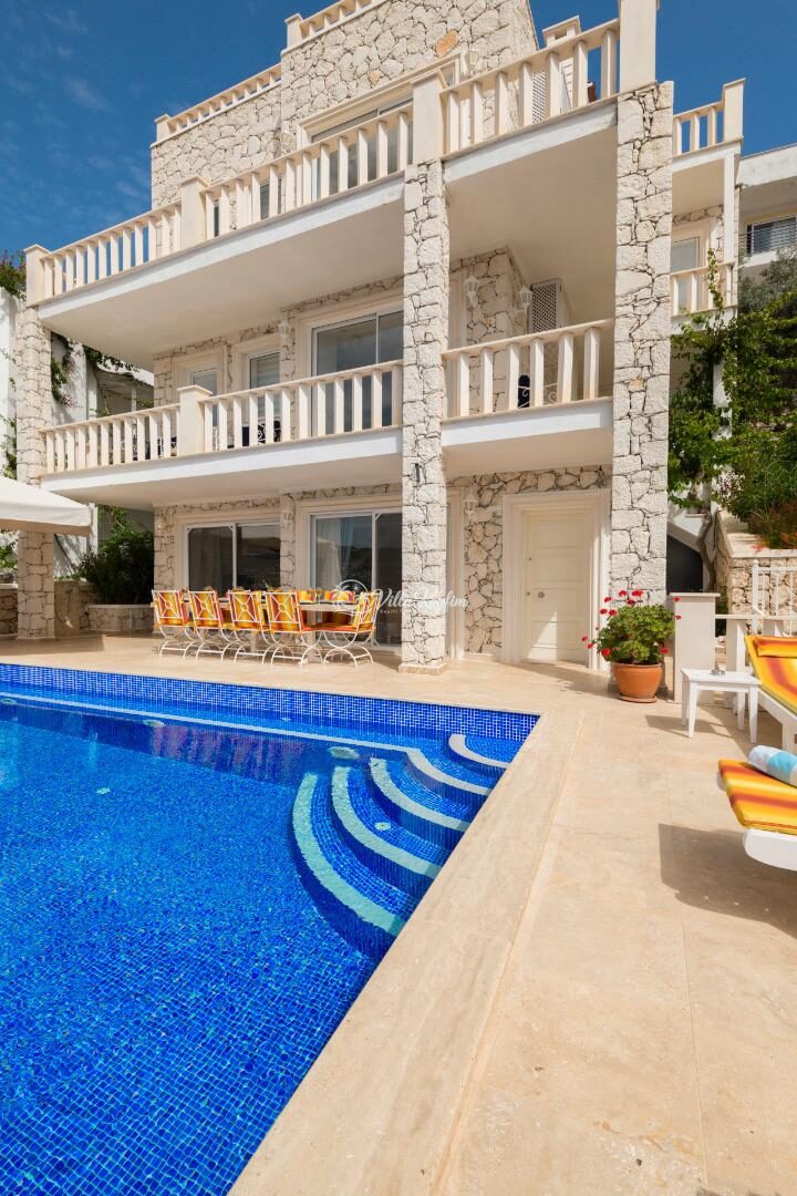 Villa Ketchy — 5