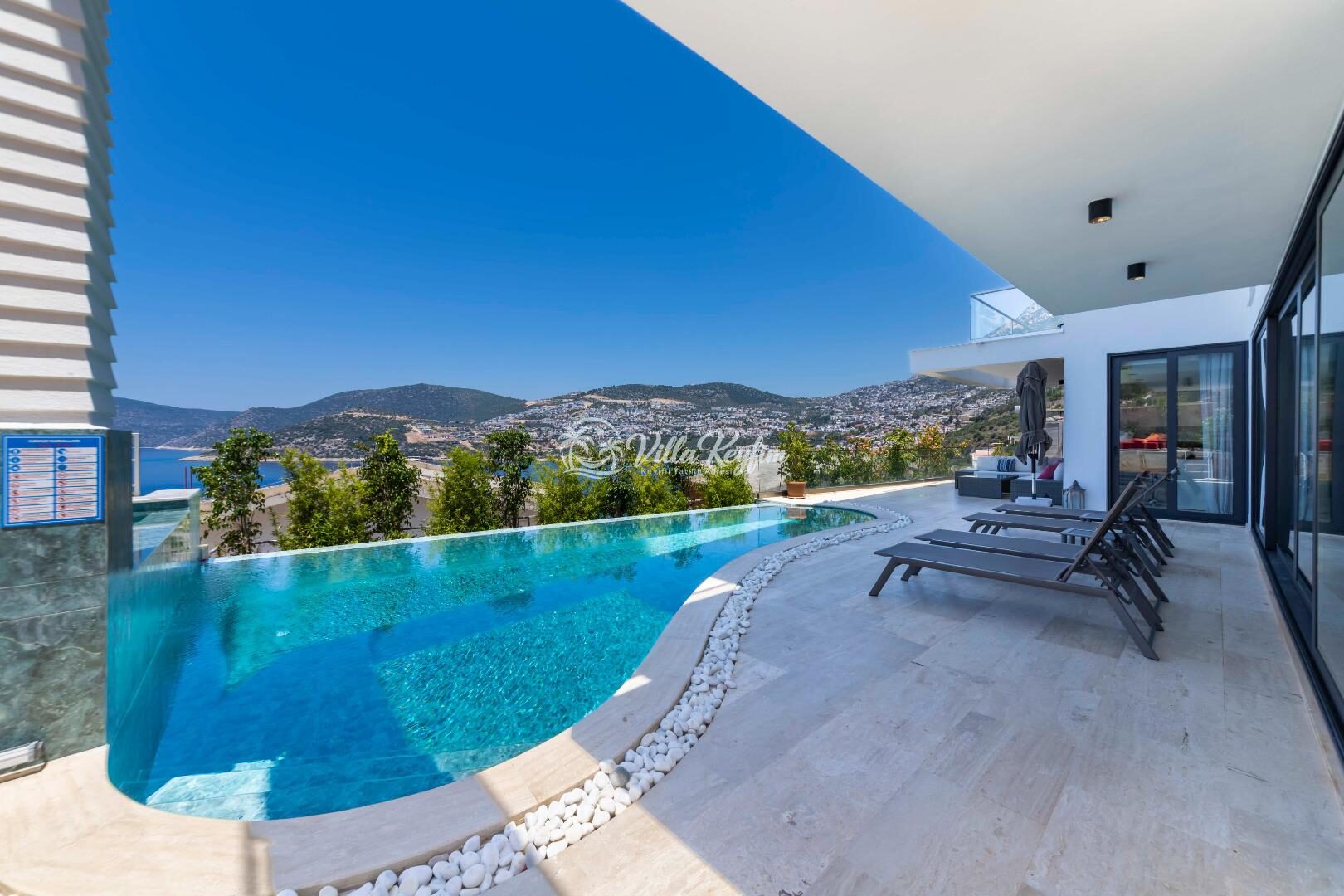 Villa Lumineux — 1