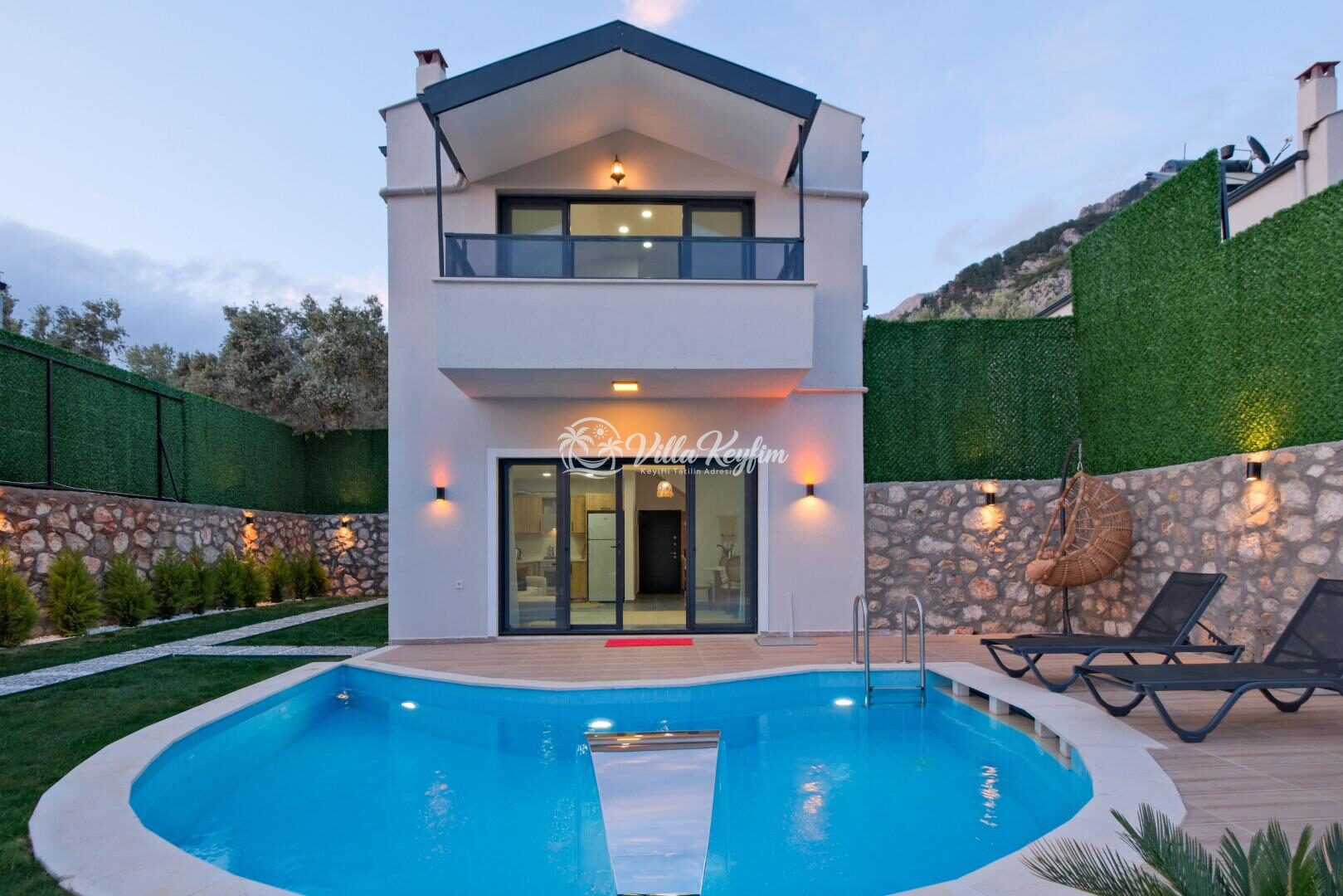 Villa Luna — 1