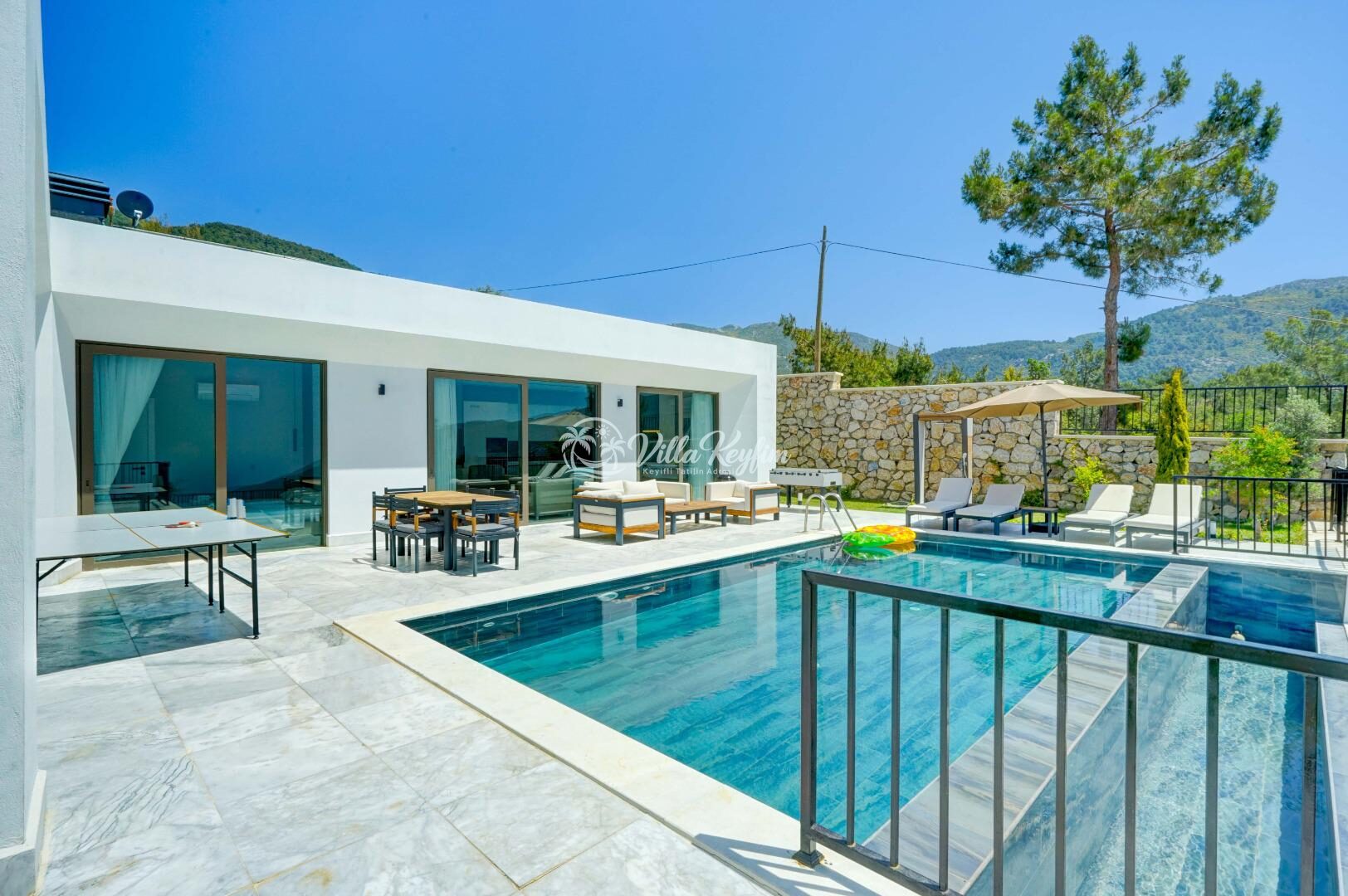 Villa Mercury 9 — 5