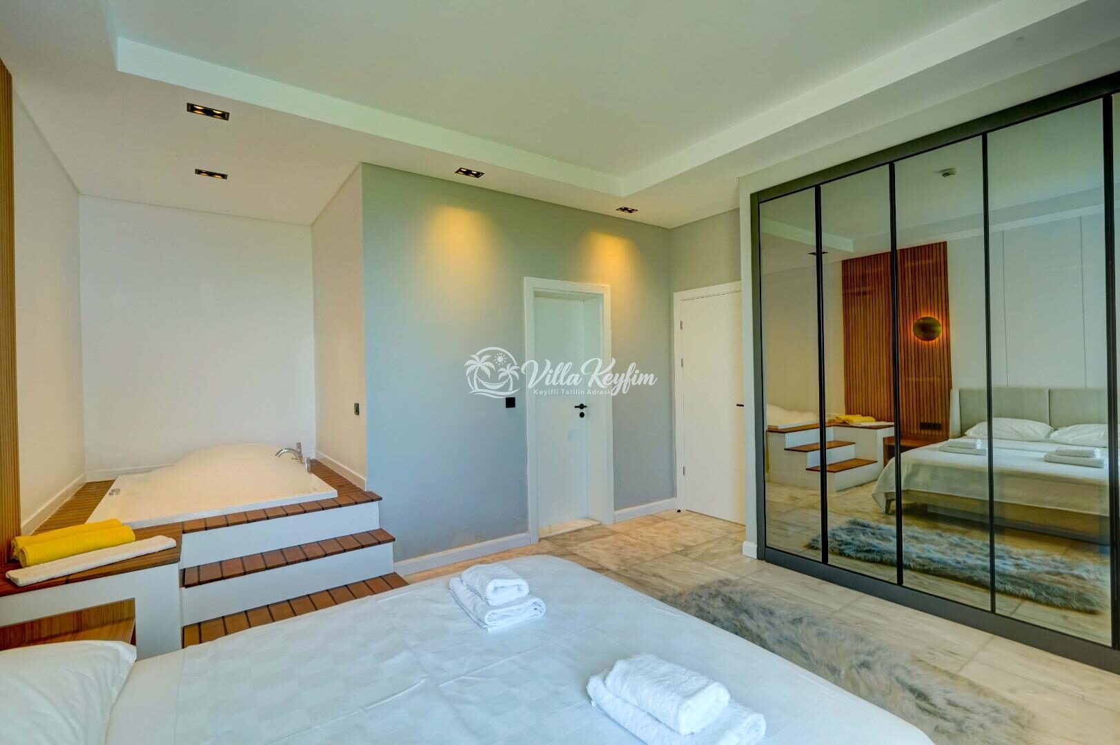Villa Mercury 9 — 15