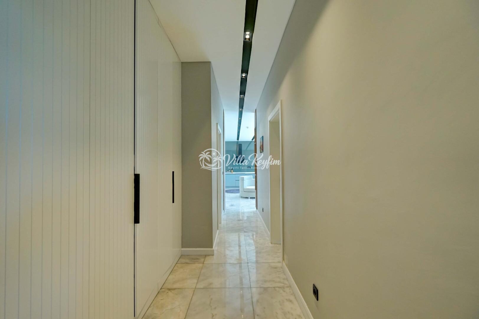 Villa Mercury 9 — 25