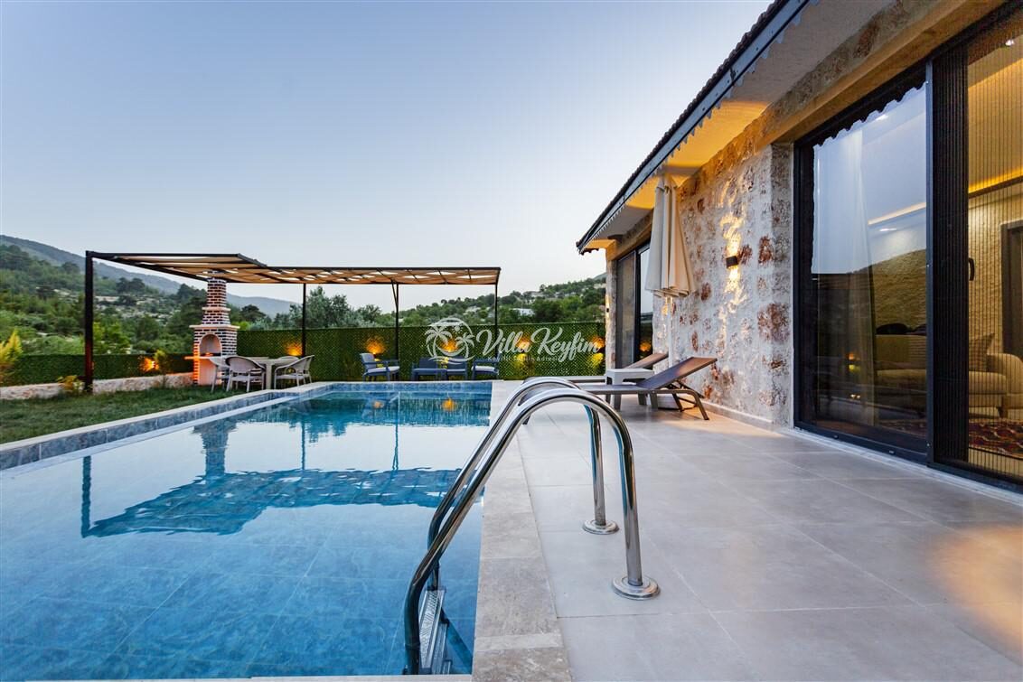 Villa Menesa — 16