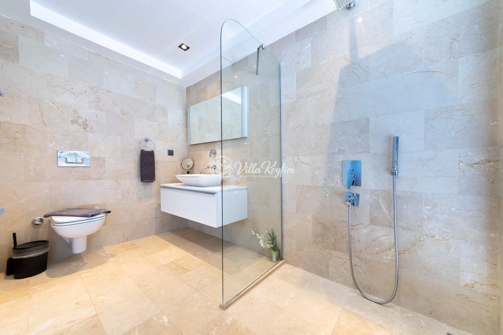 Villa Lumineux — 70