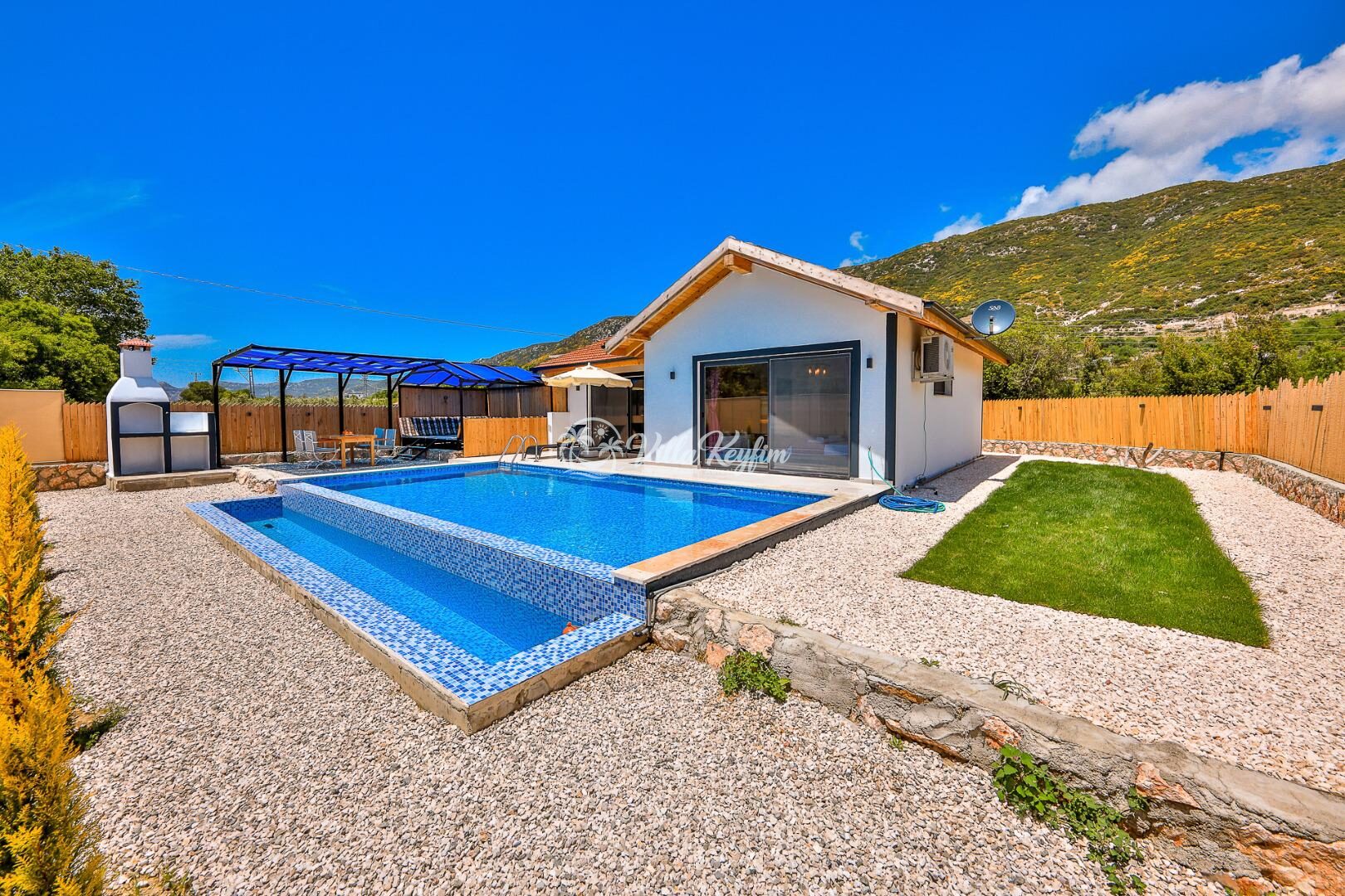 Villa Erisa — 17