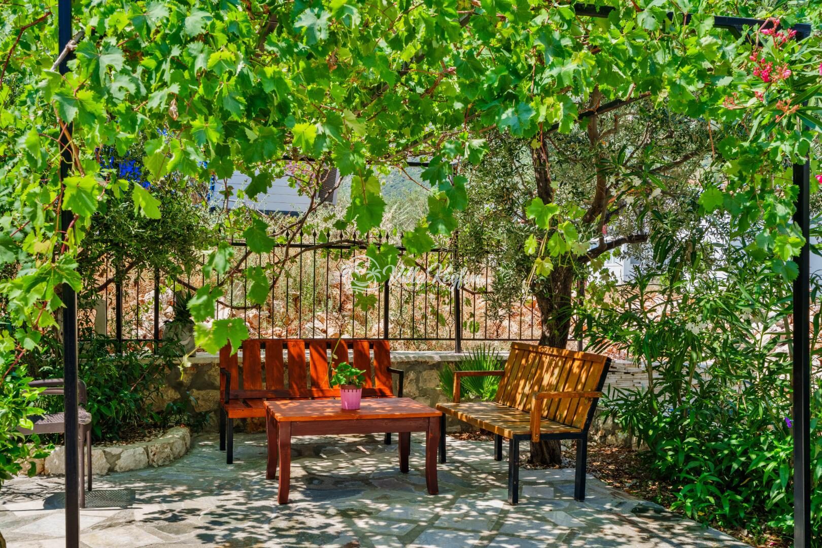 Villa Samyeli — 22