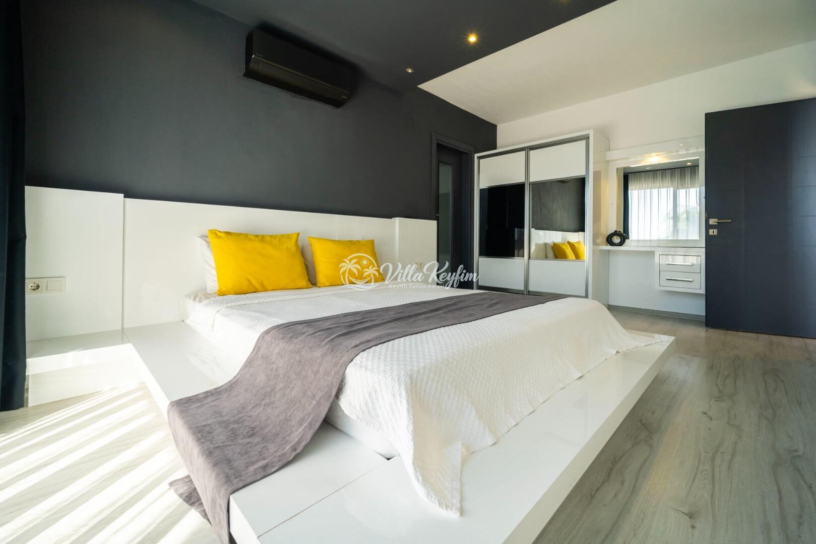 Villa Everest — 61