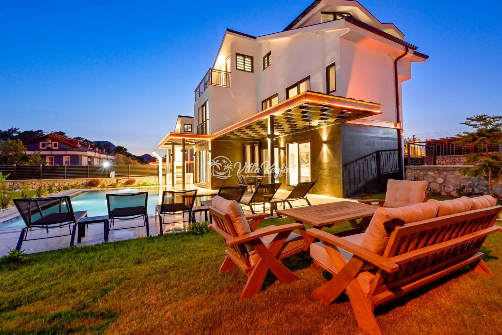 Villa Luna Vista 3 — 5