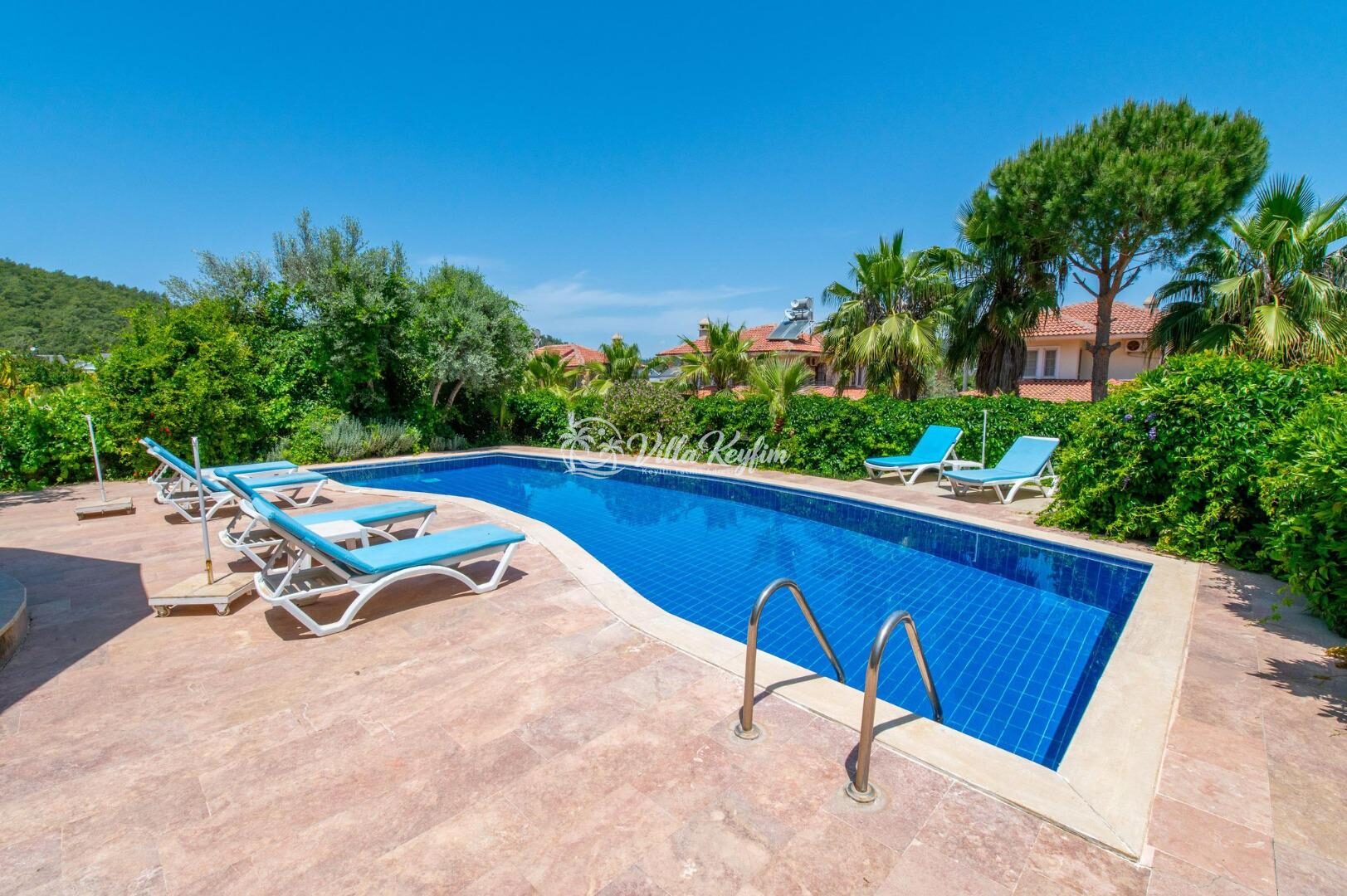 Villa Alora — 4