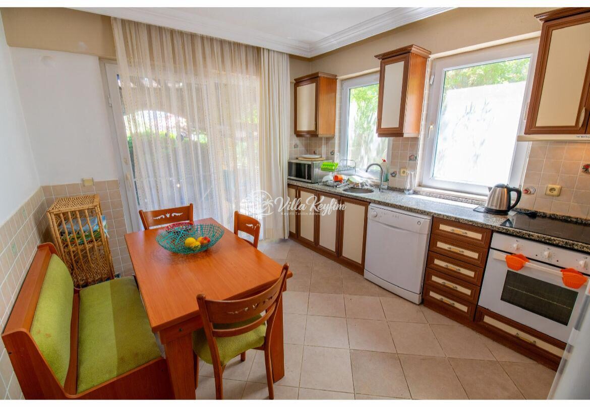 Villa Alora — 17