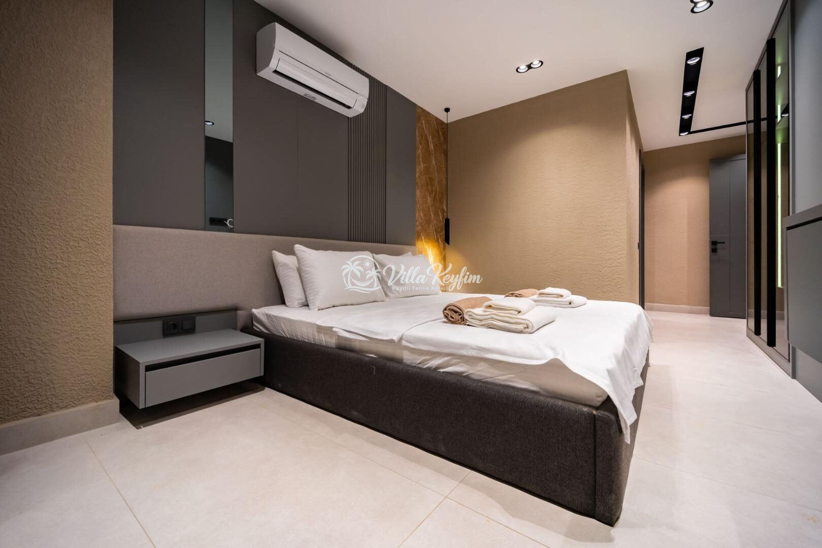 Villa Aura C — 45