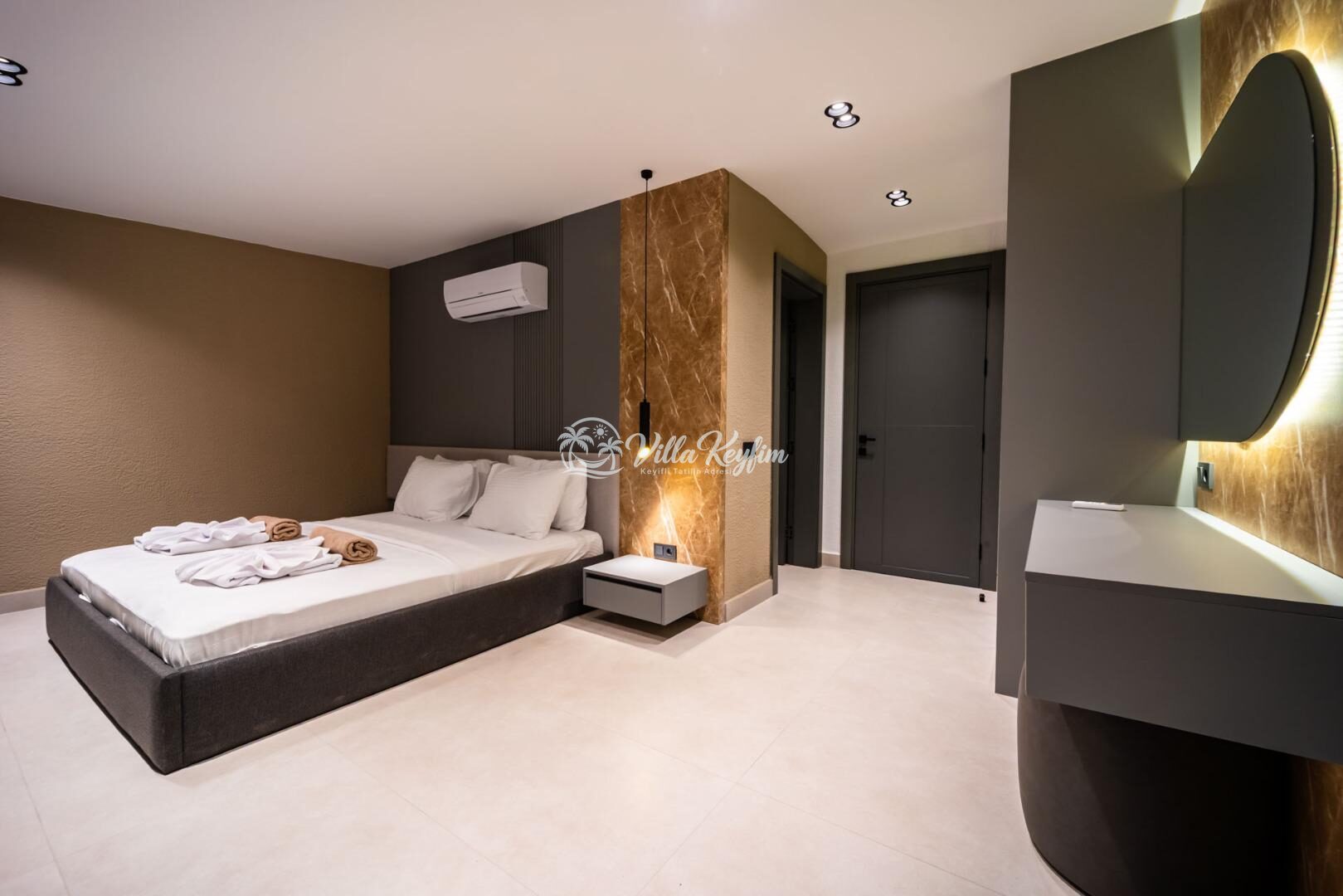 Villa Aura F — 83
