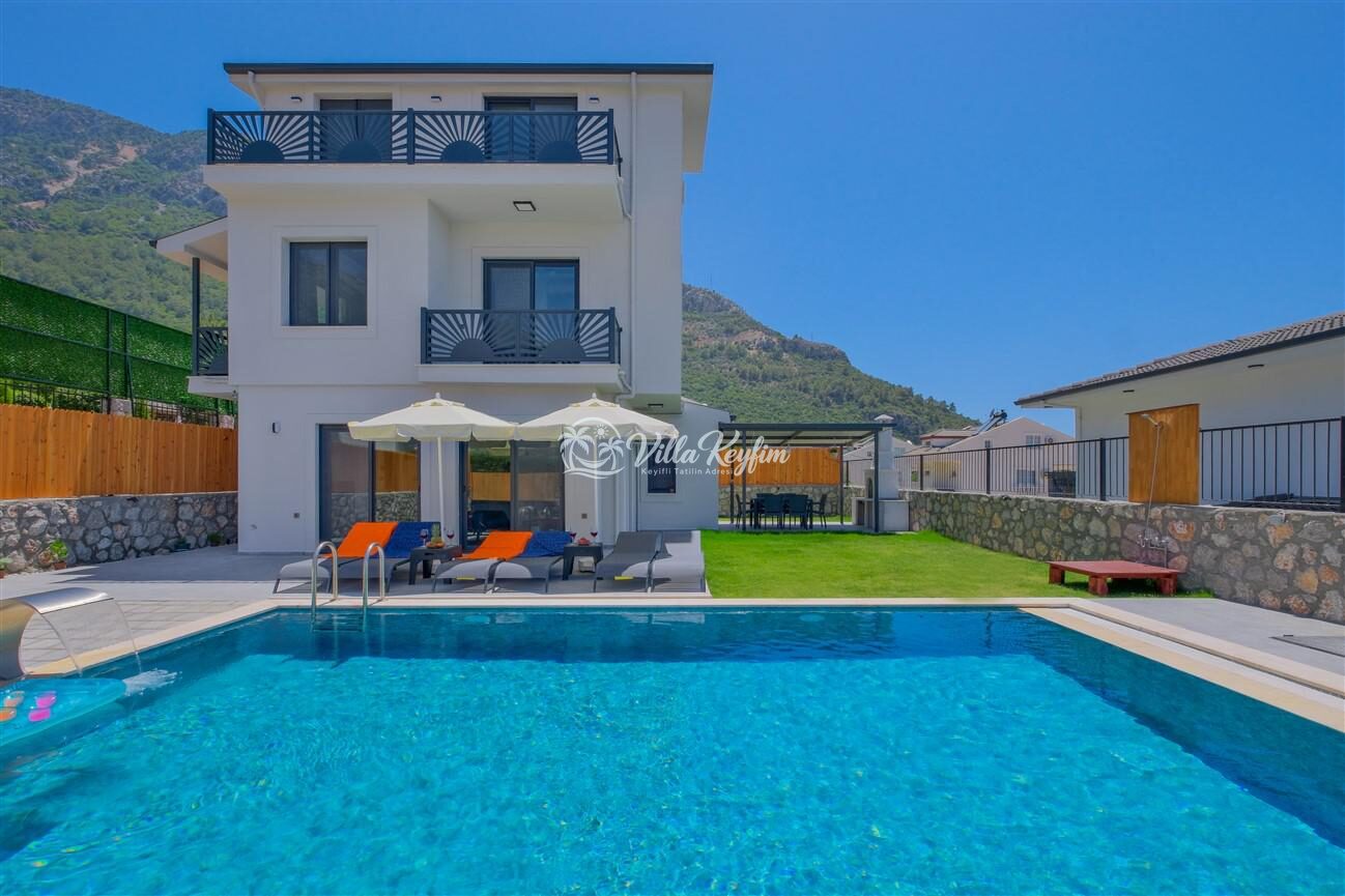 Villa Santorini — 3