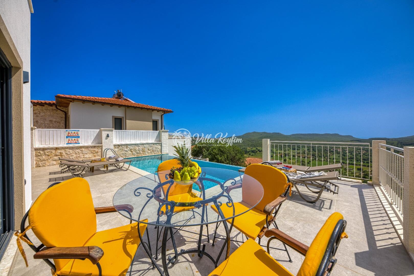 Villa Poeta — 12