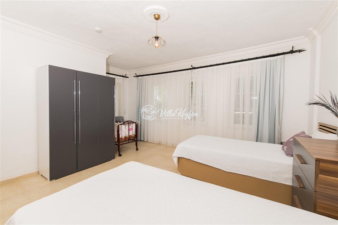 Villa Tulip — 60