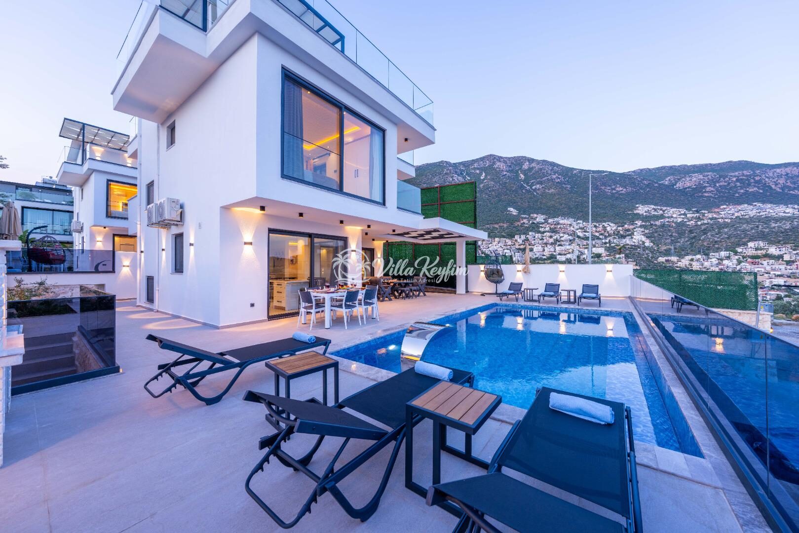 Villa Lovelet 2 — 3