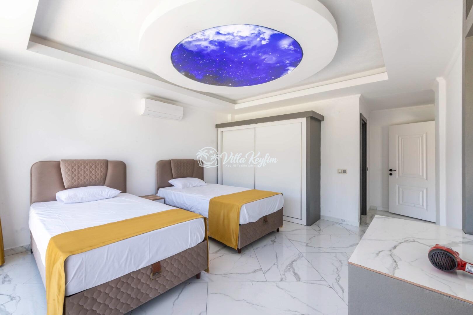 Villa Guru — 50