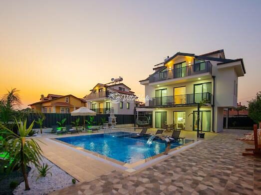 Villa Fullmoon 1 — 2